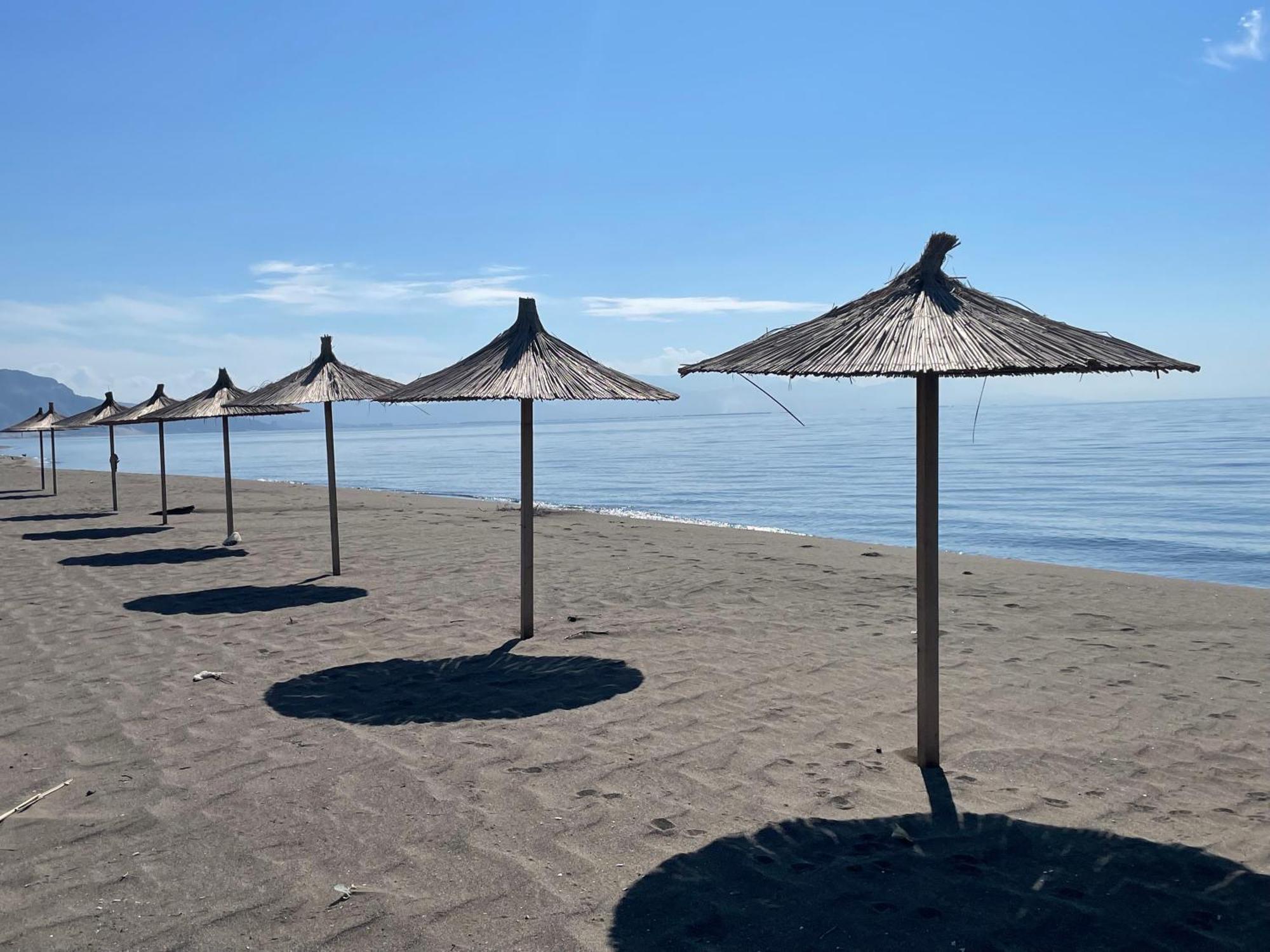 H And H Guesthouse Velipojë 외부 사진