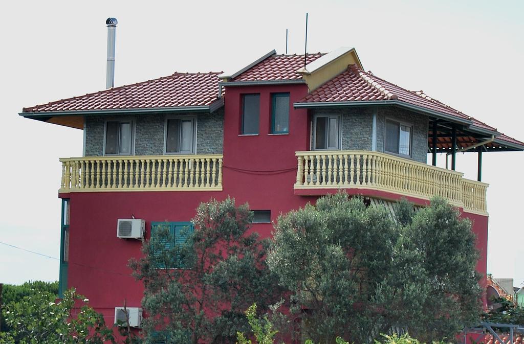 H And H Guesthouse Velipojë 외부 사진