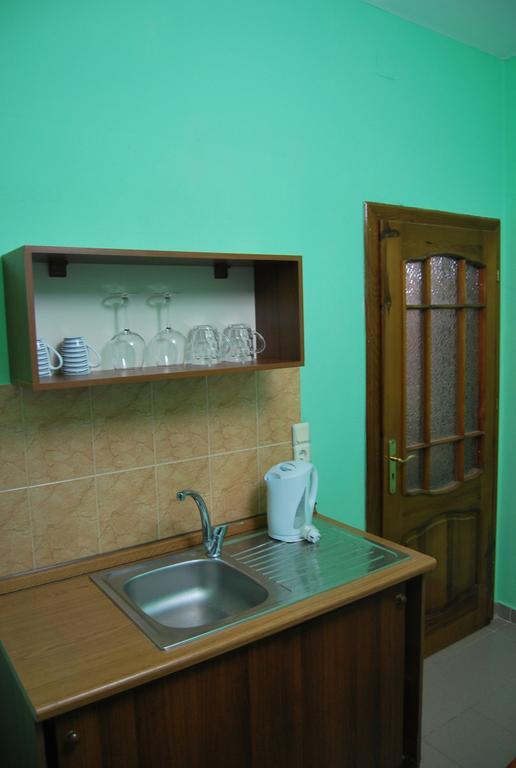 H And H Guesthouse Velipojë 외부 사진