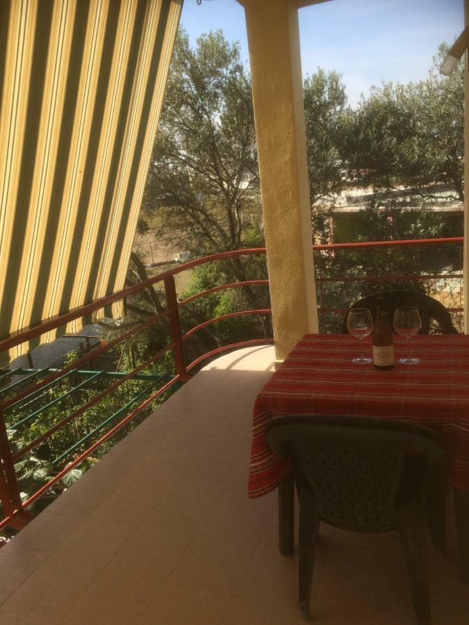 H And H Guesthouse Velipojë 외부 사진